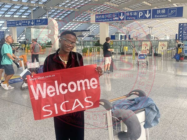 Welcome Botswana Student  Desmond to Beijing, China！