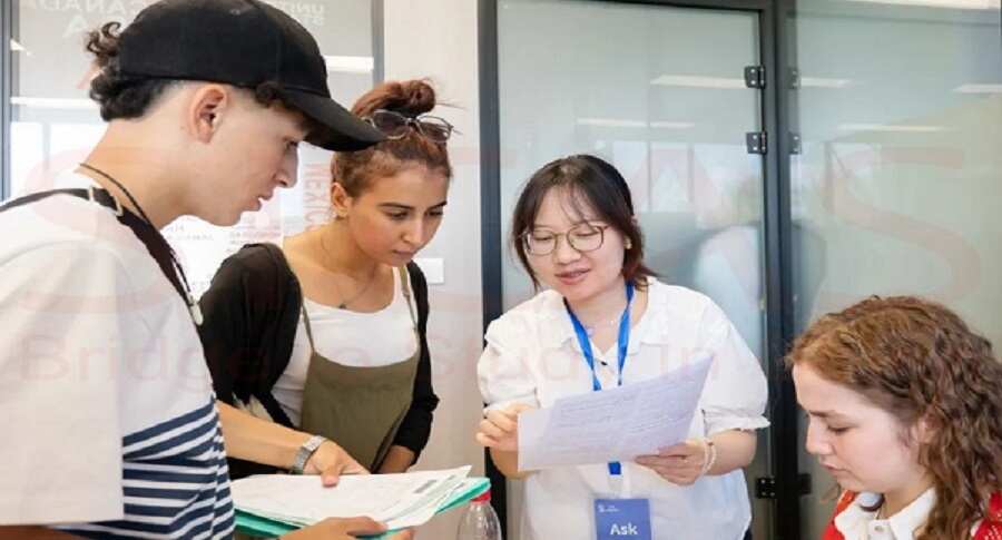 Welcome International Students To HangZhou Dianzi University