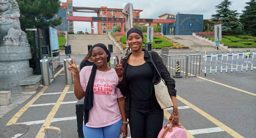 SICAS Welcomes a Student from Uganda During China's National Day Holiday